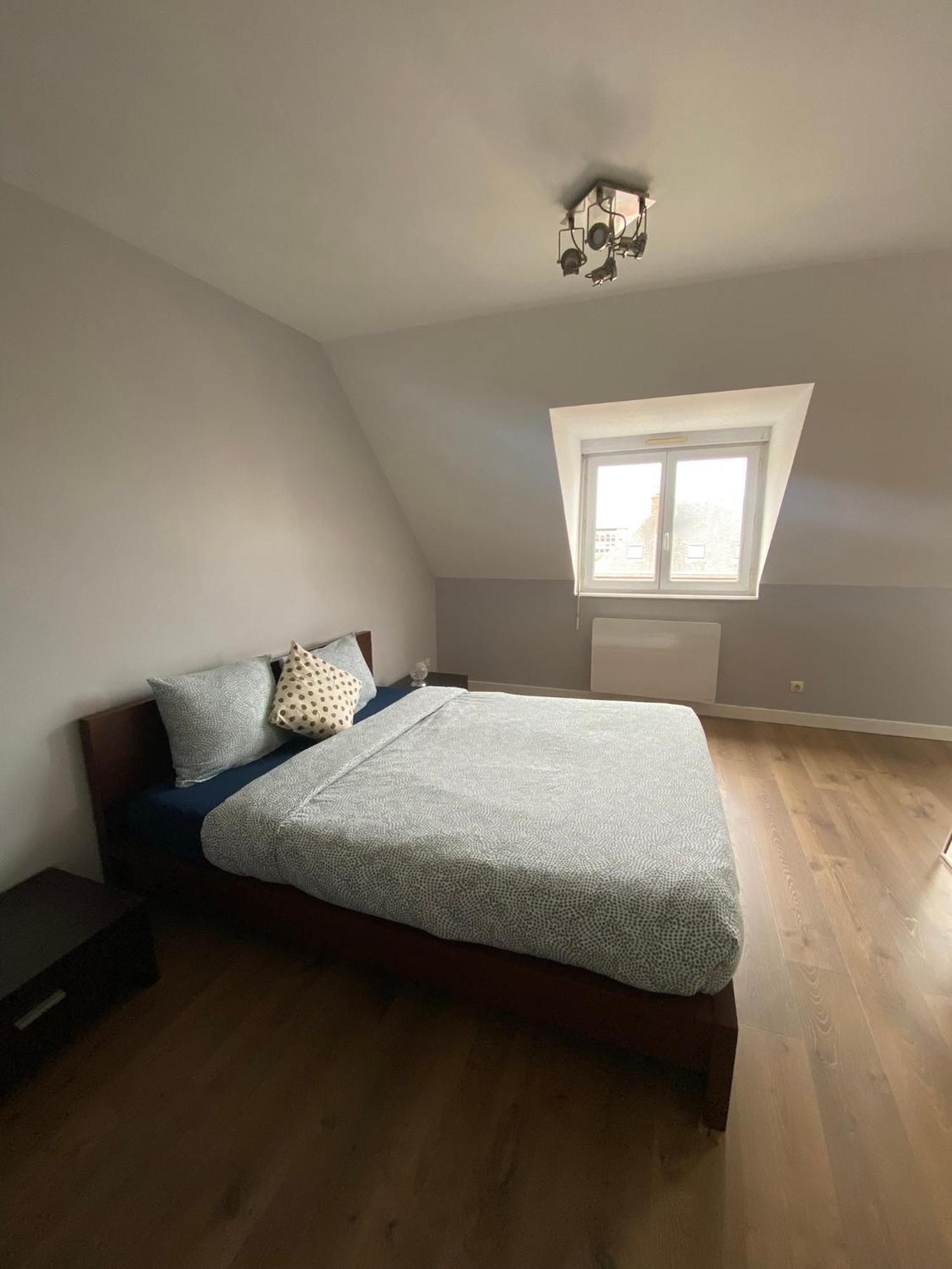2 Chambres Hyper Centre Avec Place De Parking Et Wifi Amiens Luaran gambar