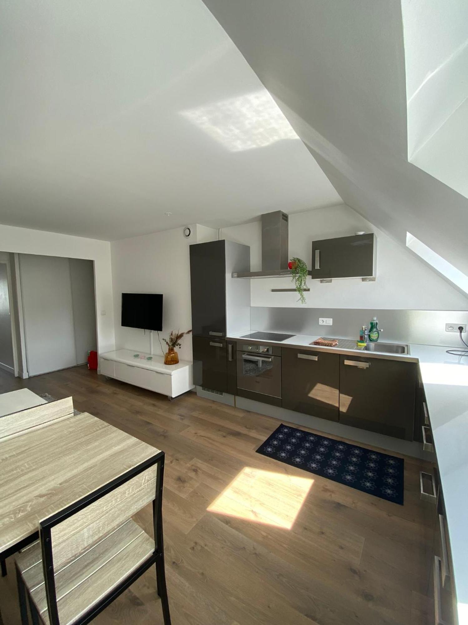 2 Chambres Hyper Centre Avec Place De Parking Et Wifi Amiens Luaran gambar