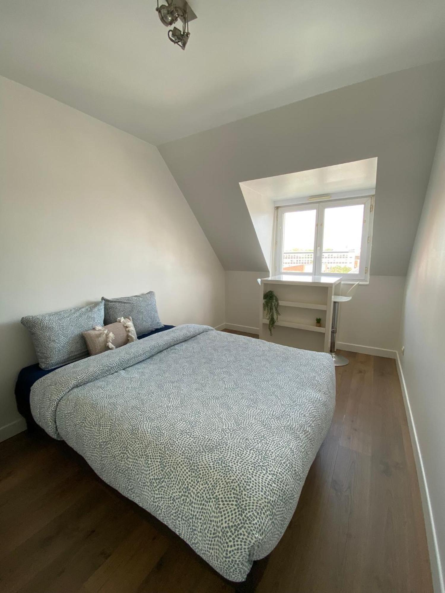 2 Chambres Hyper Centre Avec Place De Parking Et Wifi Amiens Luaran gambar